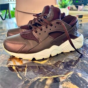 Nike Huarache Run Premium Sneakers sz 8
